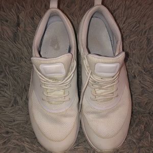 White nike air max Thea women’s size 10
